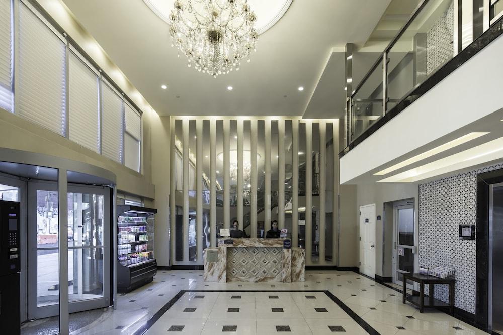 Howard Johnson By Wyndham Long Island City New York Exterior photo