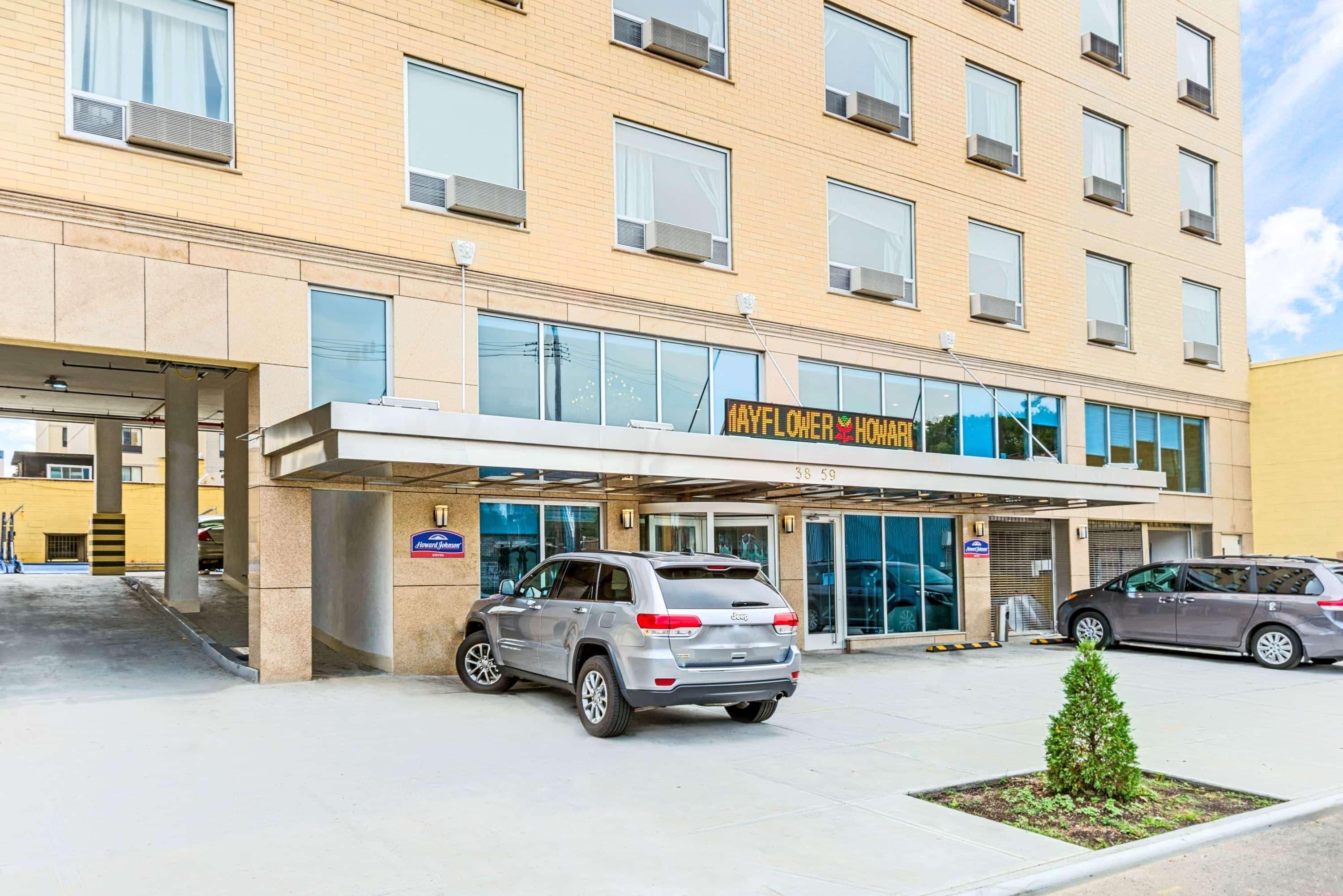 Howard Johnson By Wyndham Long Island City New York Exterior photo