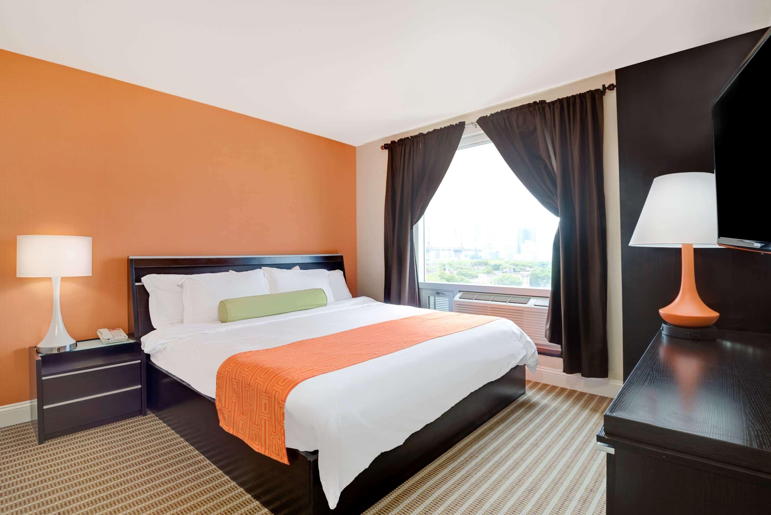 Howard Johnson By Wyndham Long Island City New York Exterior photo