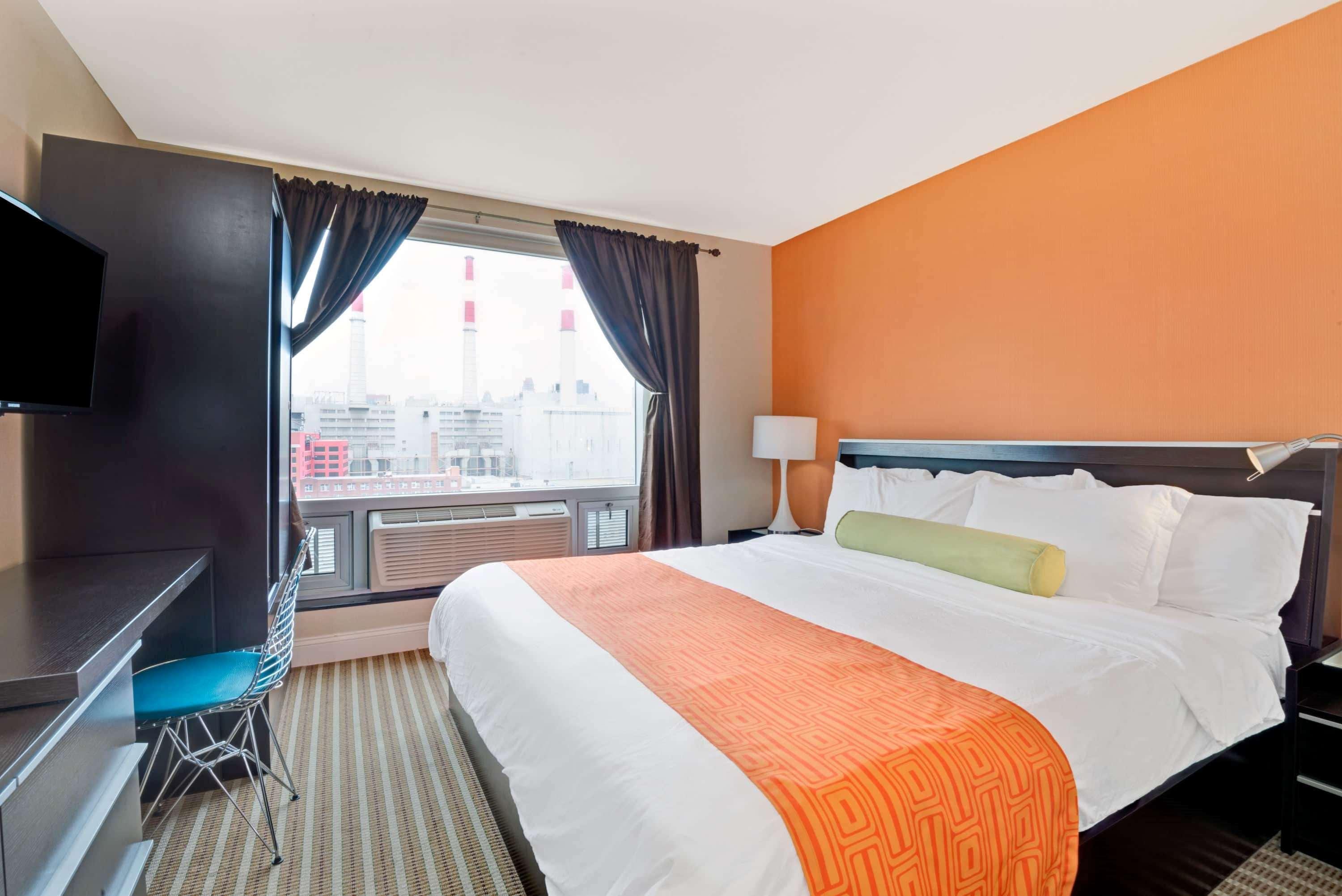 Howard Johnson By Wyndham Long Island City New York Exterior photo