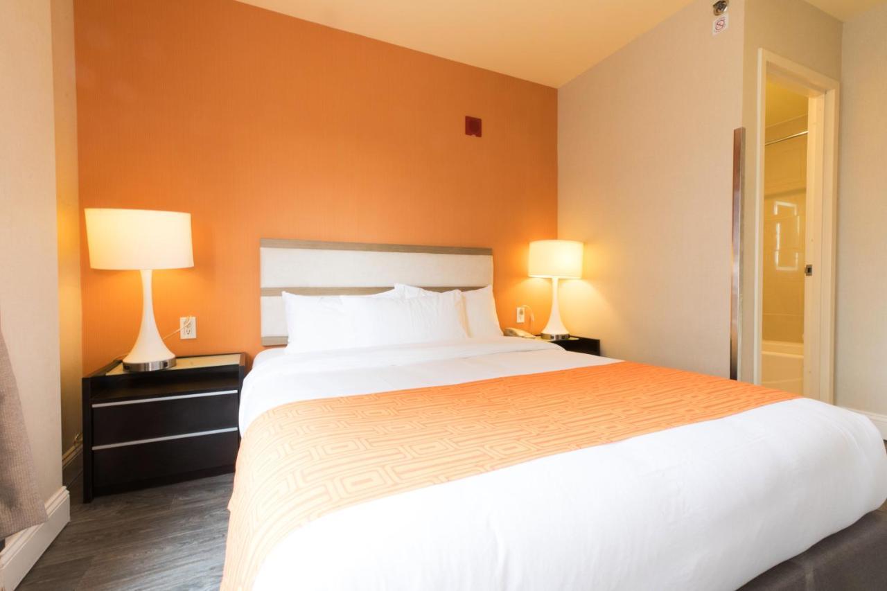 Howard Johnson By Wyndham Long Island City New York Exterior photo